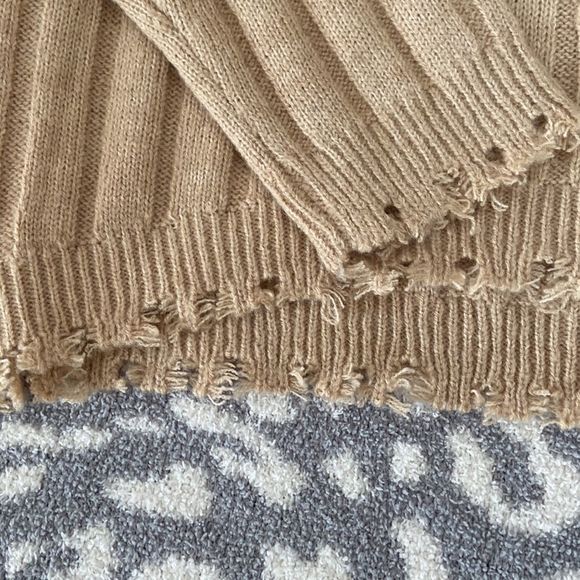 Freshman 1996 tan distressed sweater XL - Picture 4 of 5